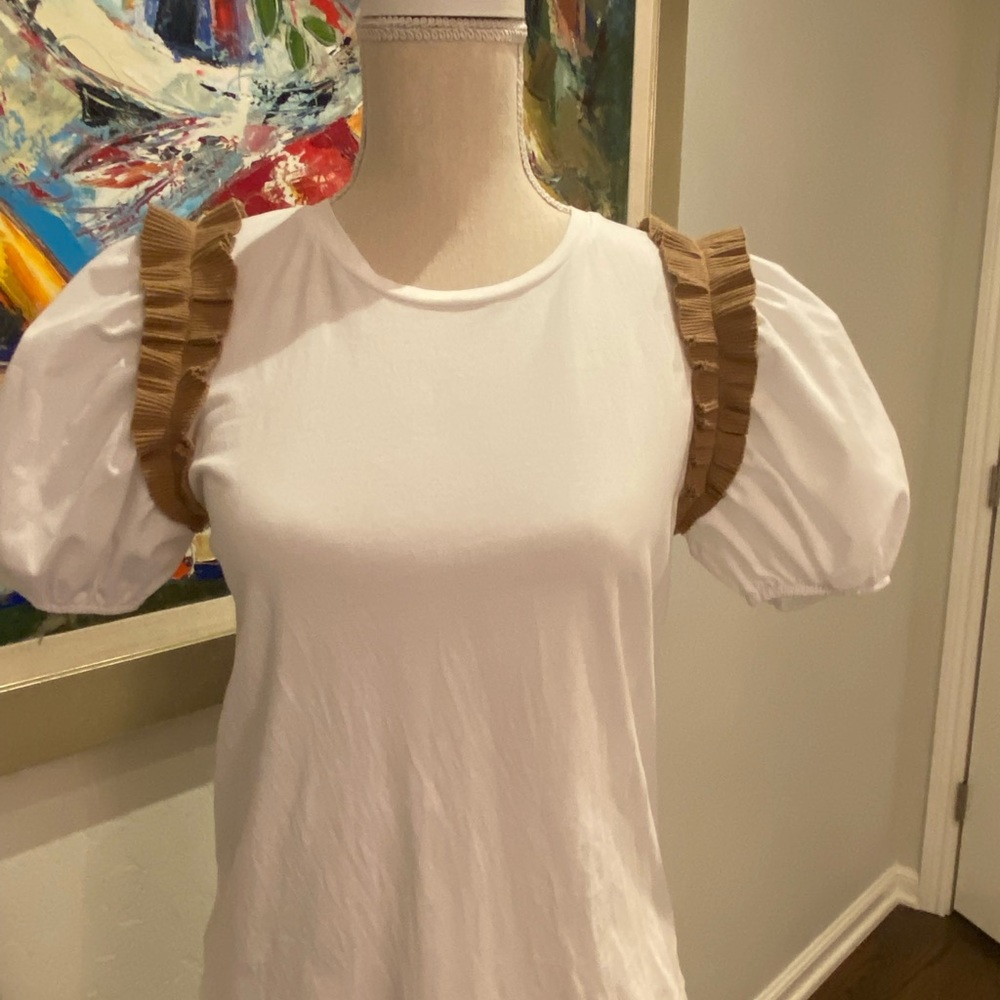 Zara cotton tee with puffed sleeves and contrasting trim